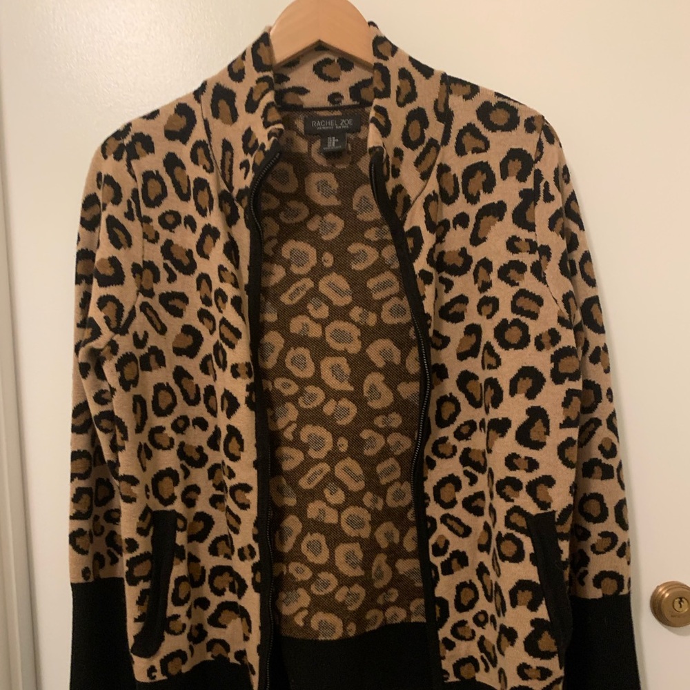 Rachel Zoe zip up cardigan in leopard print